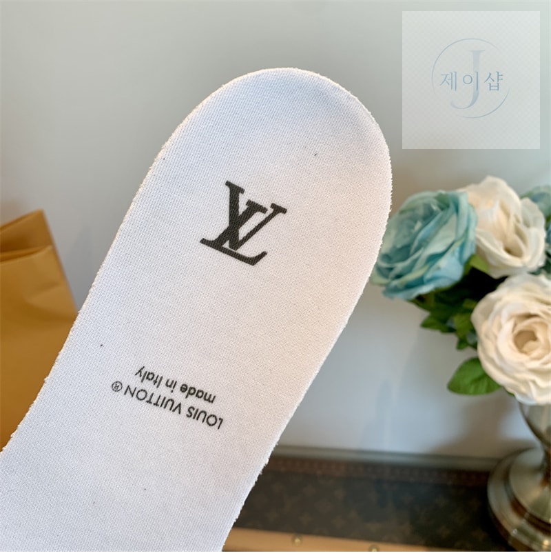 루이비통 LV 트레이너 스니커즈 화이트 - 상세 이미지