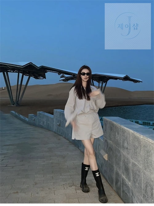 샤넬 22K CC로고 레인 러버 부츠 （터보） - 상세 이미지