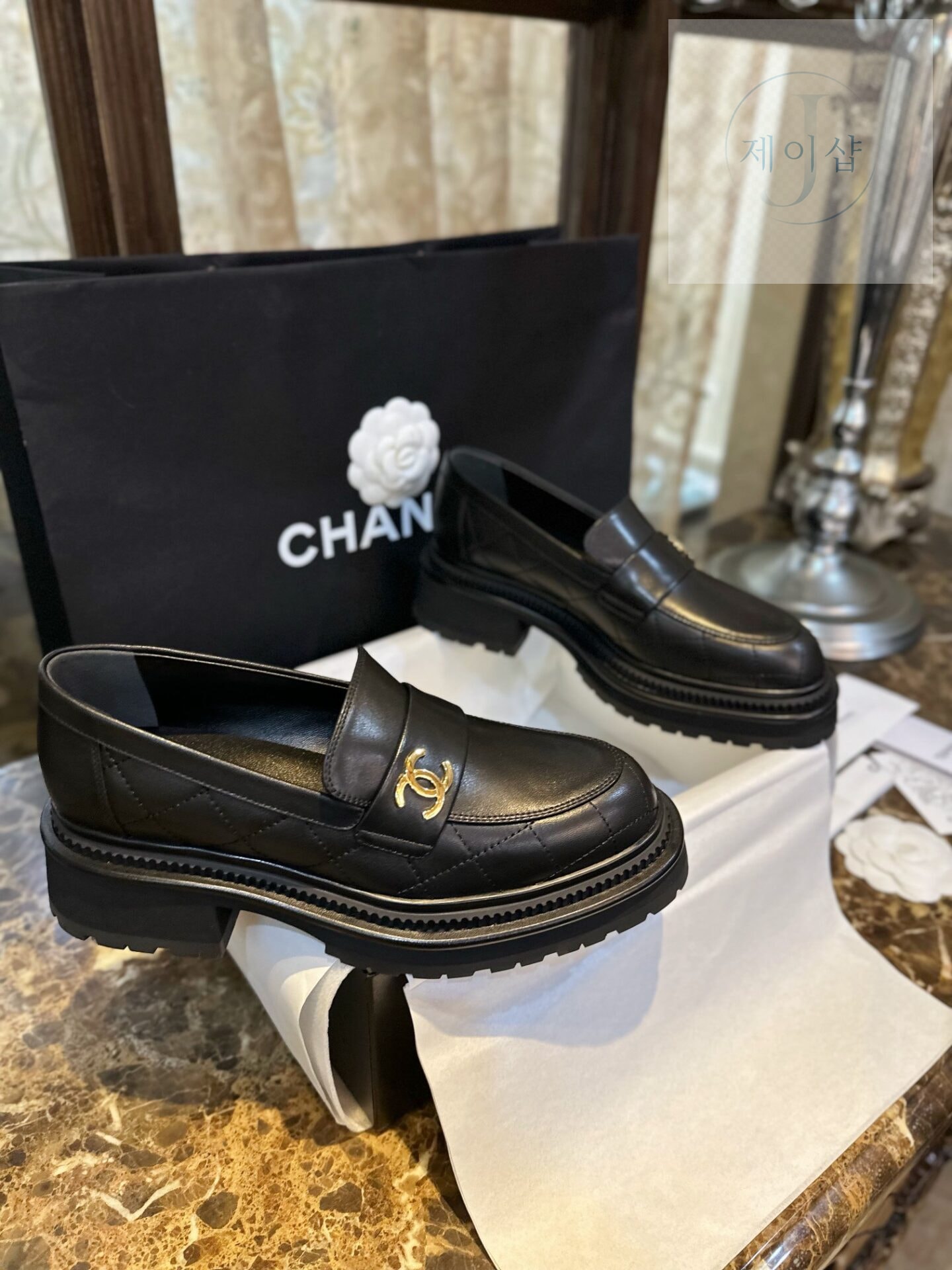샤넬 23A 퀼팅 블랙 카프스킨 로퍼 “35SIZE – 40SIZE” - 상세 이미지