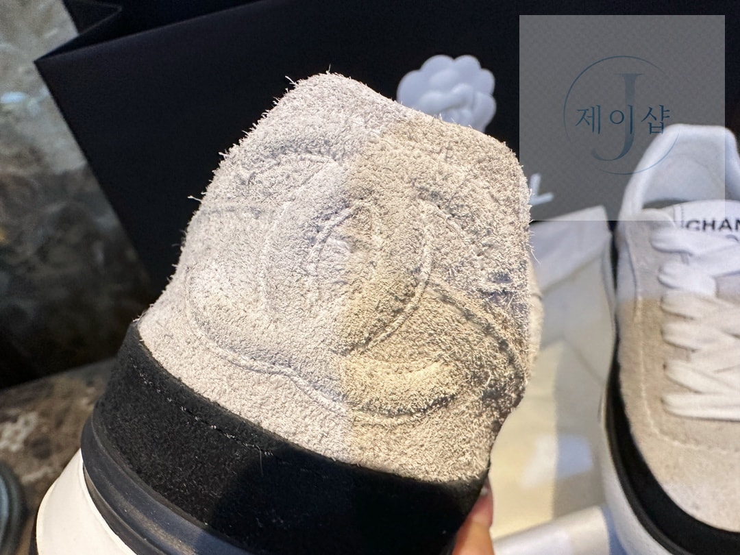 샤넬 23B CC로고 벨벳 스웨이드 스니커즈 （터보） - 상세 이미지