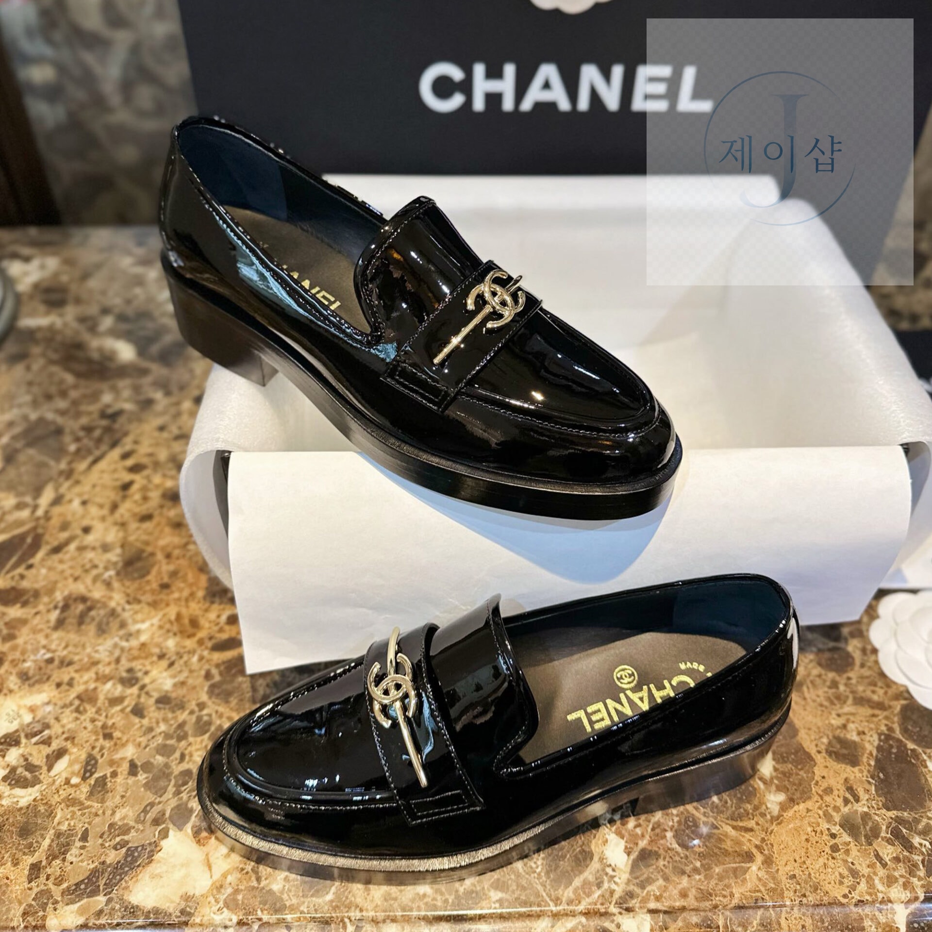 샤넬 24C 메탈 CC 로고 블랙 페이던트 로퍼 “35SIZE – 41SIZE”