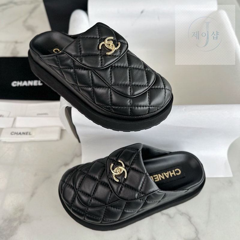 샤넬 24FW 퀼팅 턴락 클로그 뮬