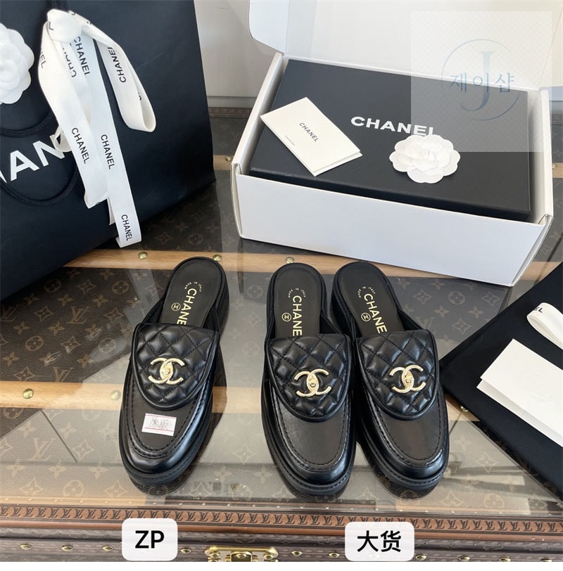 샤넬 CC로고 턴락 뮬 블로퍼 - 상세 이미지