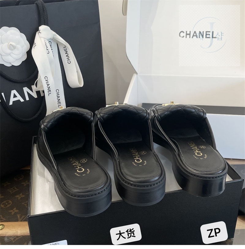 샤넬 CC로고 턴락 뮬 블로퍼 - 상세 이미지