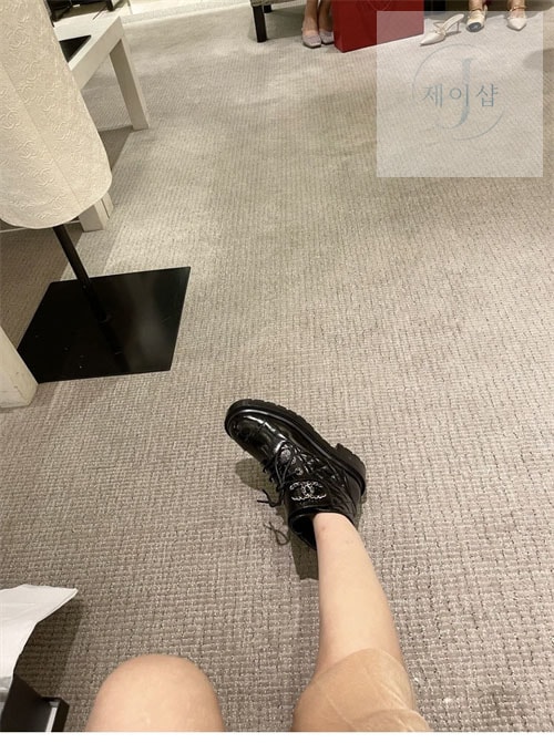 샤넬 cc로고 퀄팅 레이스업 부츠 - 상세 이미지