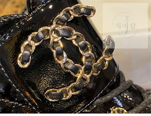 샤넬 cc로고 퀄팅 레이스업 부츠 - 상세 이미지