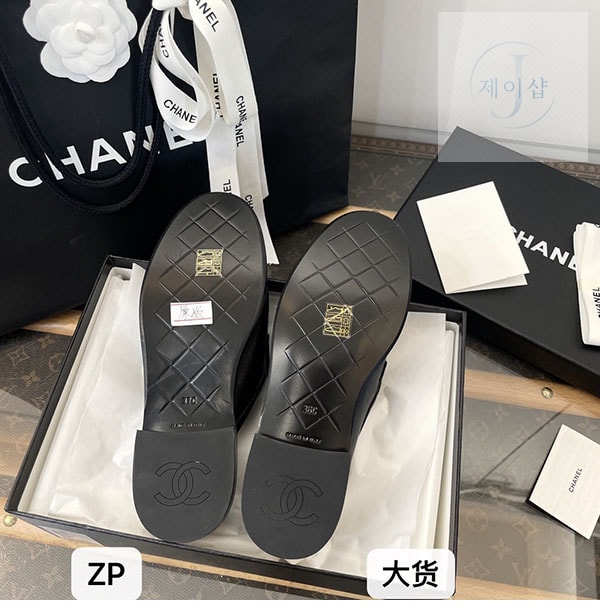 샤넬 cc로고 턴락 퀼팅 모카신 로퍼 - 상세 이미지