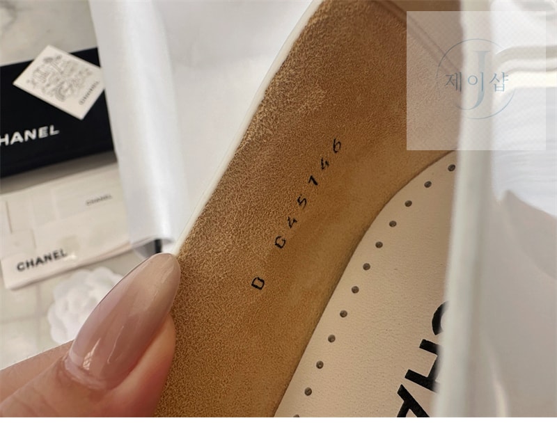 샤넬 버클 페이턴트 메리제인 로퍼