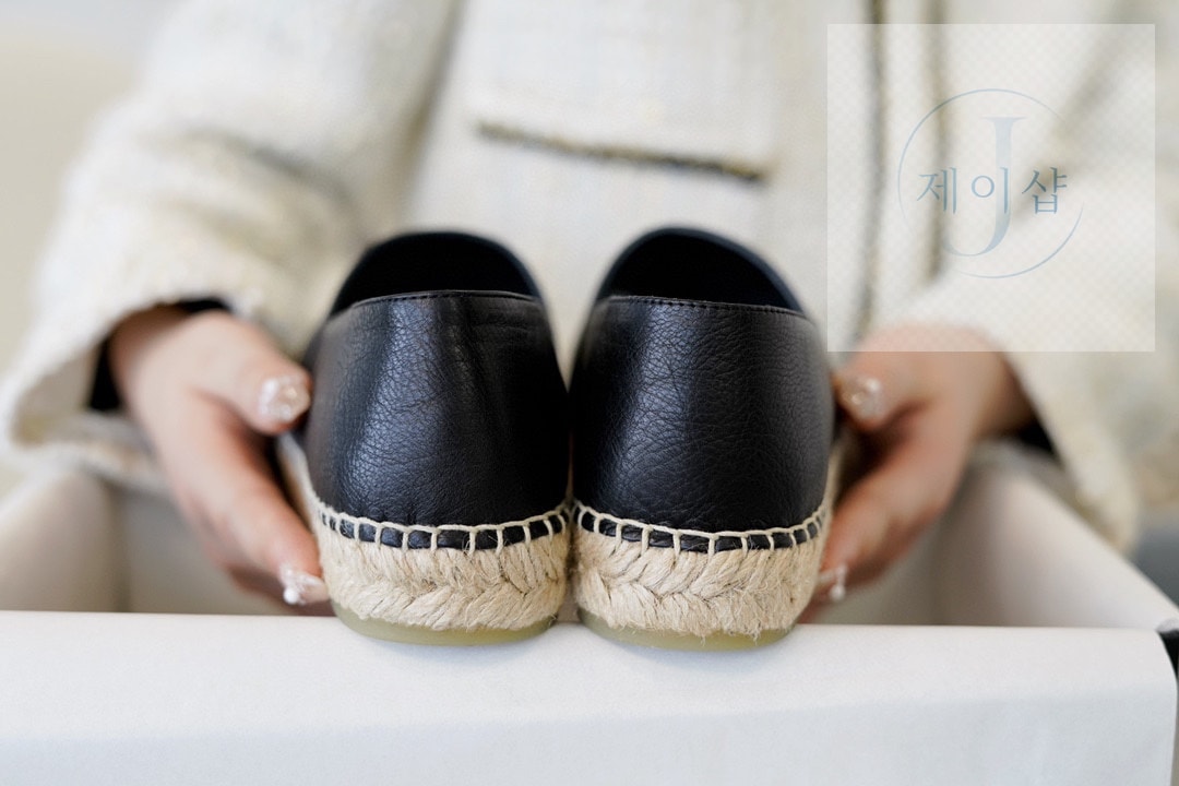 샤넬 블랙 레더 에스파듀 “35SIZE – 41SIZE” - 상세 이미지