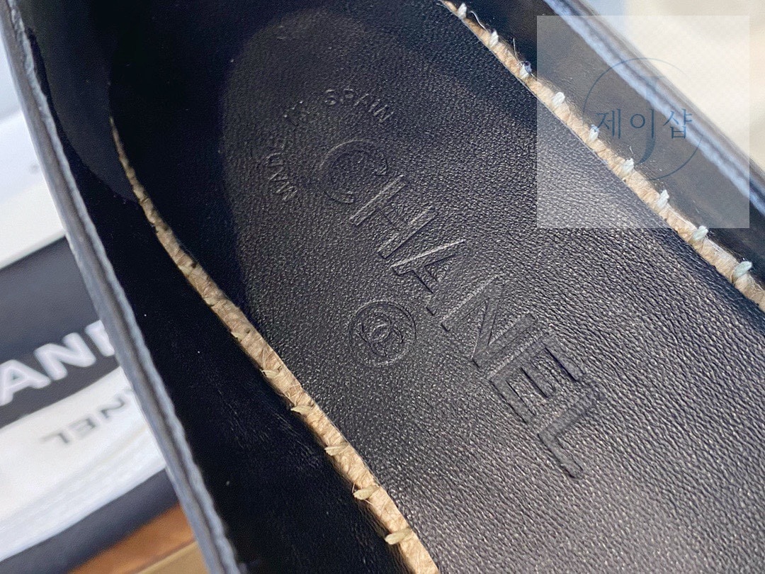 샤넬 블랙 레더 에스파듀 “35SIZE – 41SIZE” - 상세 이미지