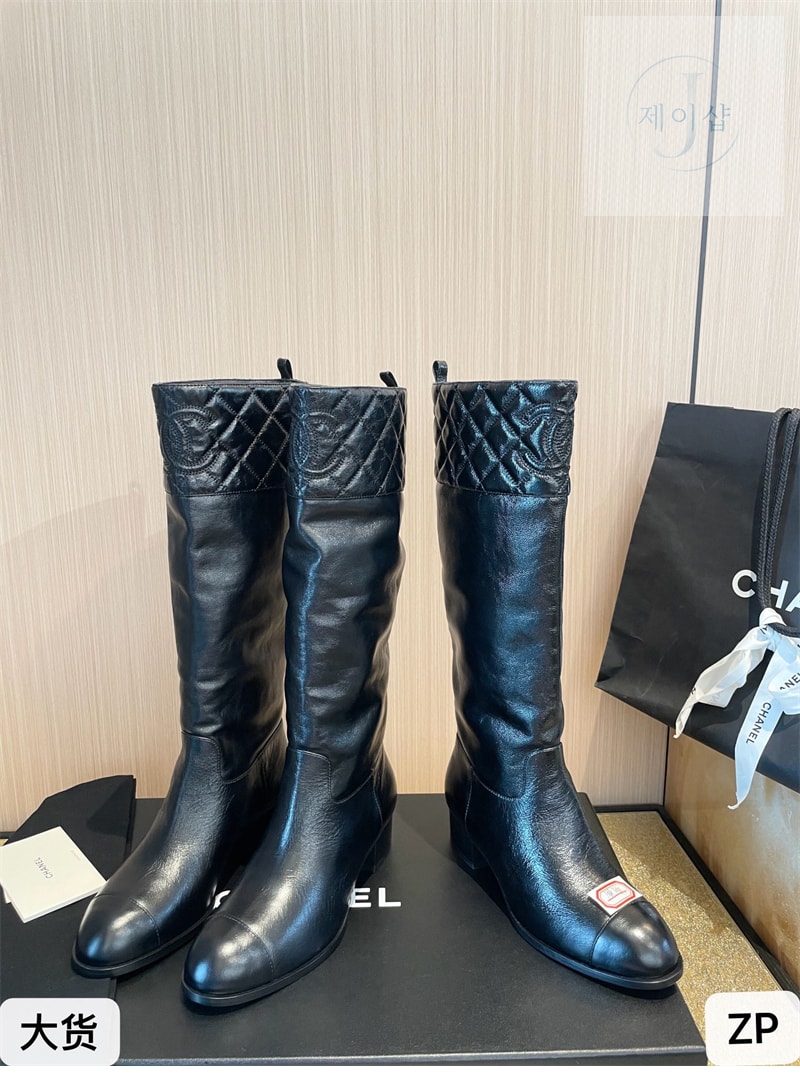 샤넬 퀼팅 롱 부츠