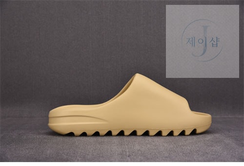 아디다스 이지 슬라이드 “DESSAN” Yeezy Slide FW6344 - 상세 이미지