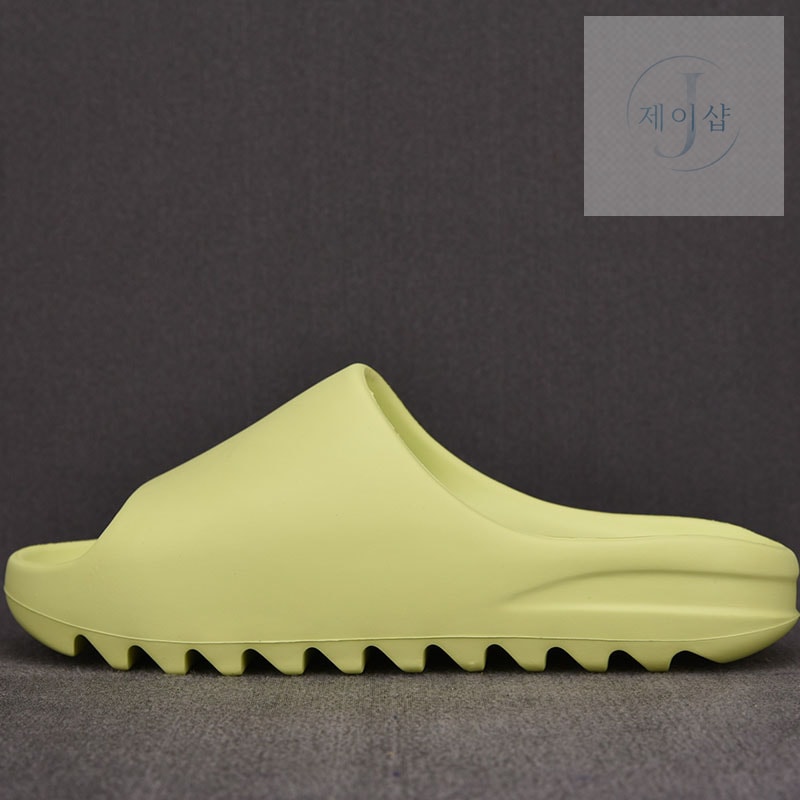 아디다스 이지 슬라이드 “GLWGRN” Yeezy Slide GX6138
