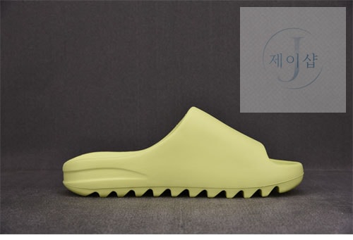아디다스 이지 슬라이드 “GLWGRN” Yeezy Slide GX6138 - 상세 이미지
