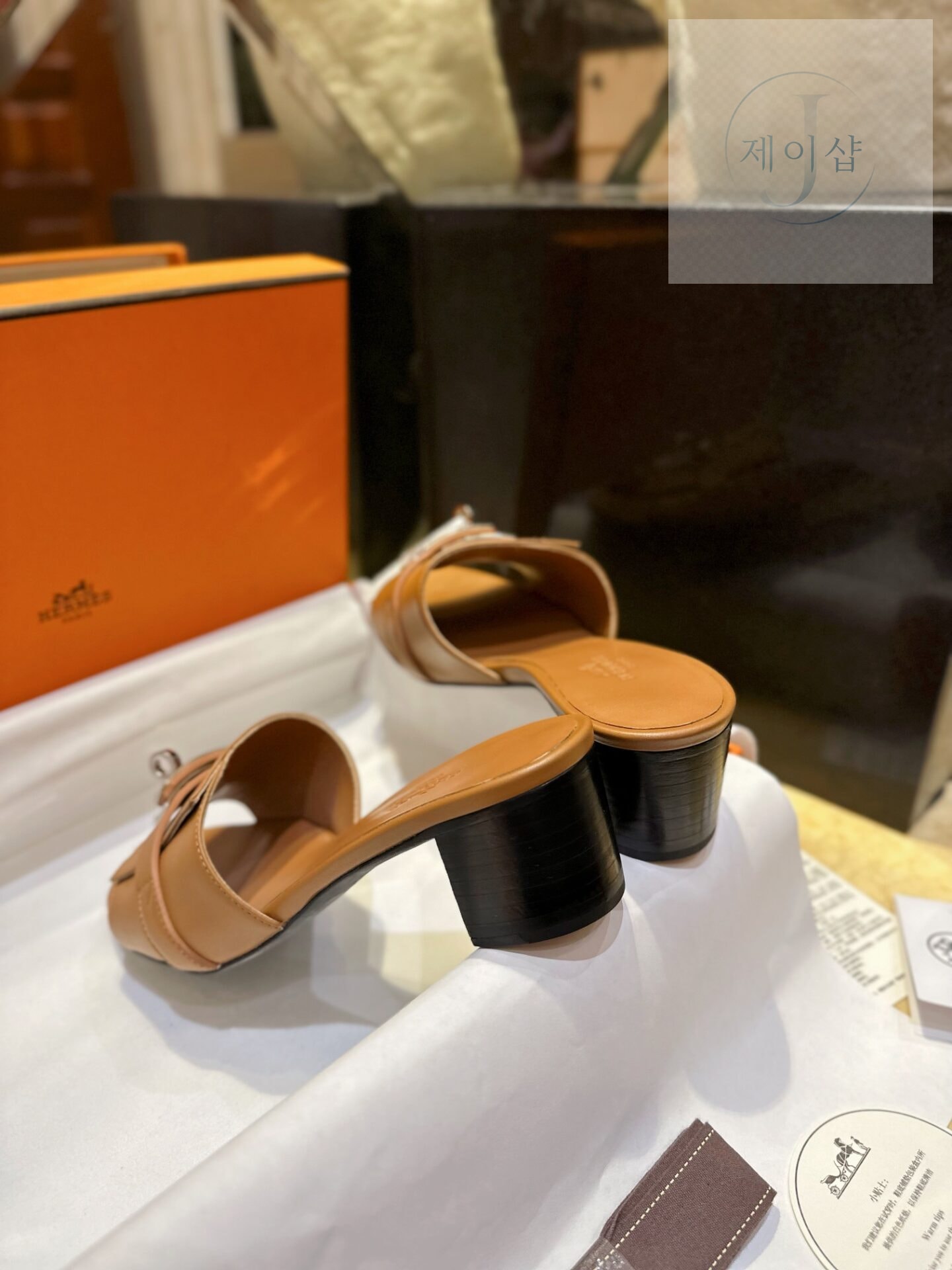 에르메스 우먼 브라운 GIGI 켈리 뮬 샌들 “35SIZE – 41SIZE” - 상세 이미지