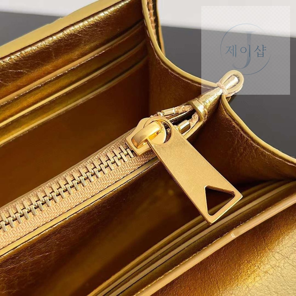 Bottega Veneta Andiamo Wallet - 상세 이미지