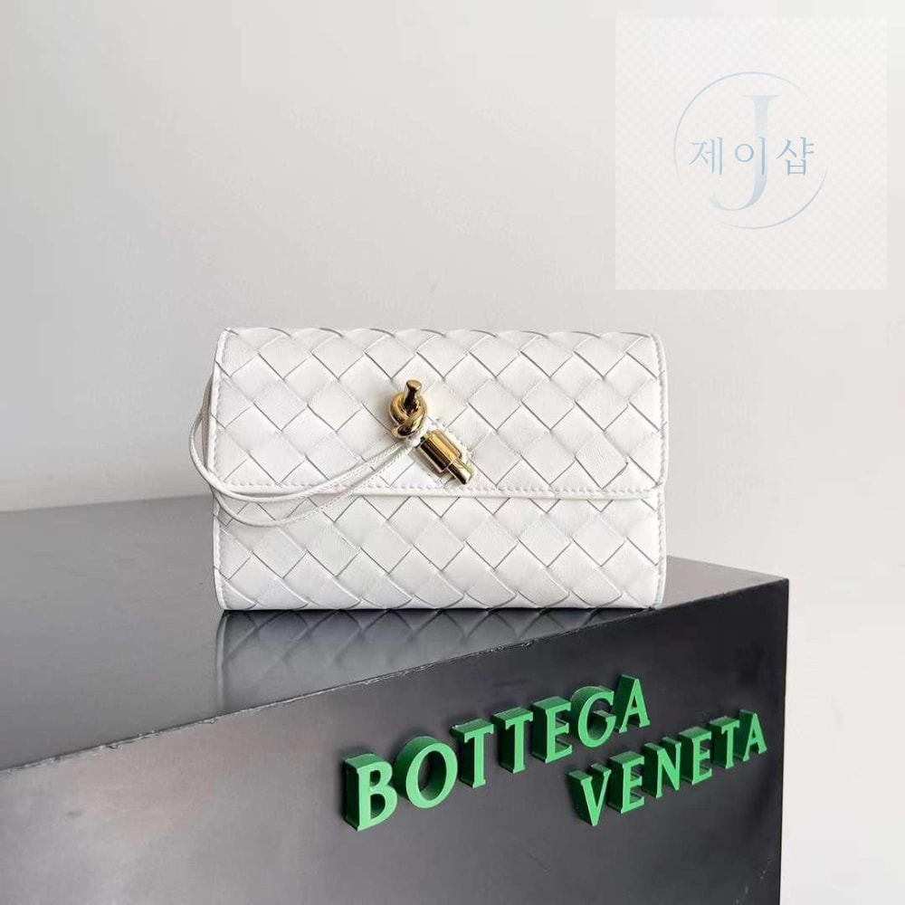 Bottega Veneta Andiamo Wallet - 상세 이미지