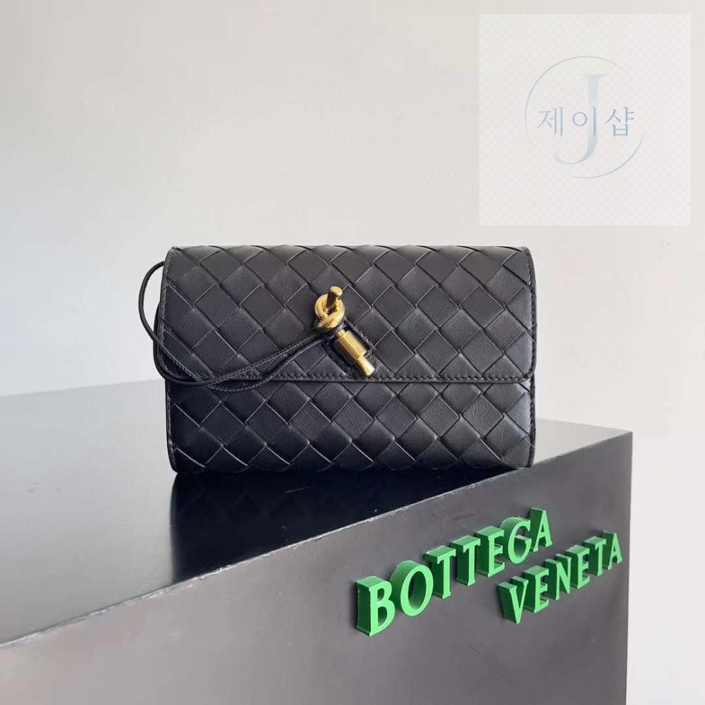 Bottega Veneta Andiamo Wallet - 상세 이미지