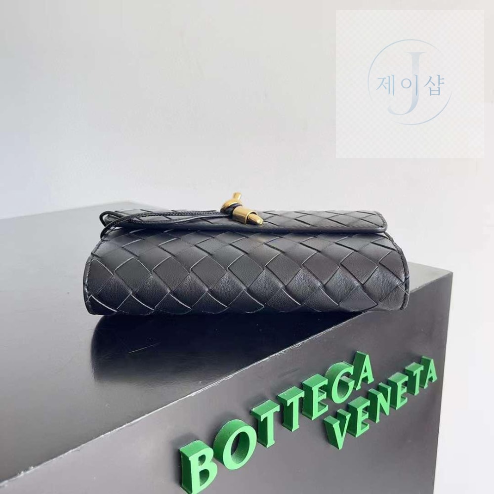 Bottega Veneta Andiamo Wallet - 상세 이미지