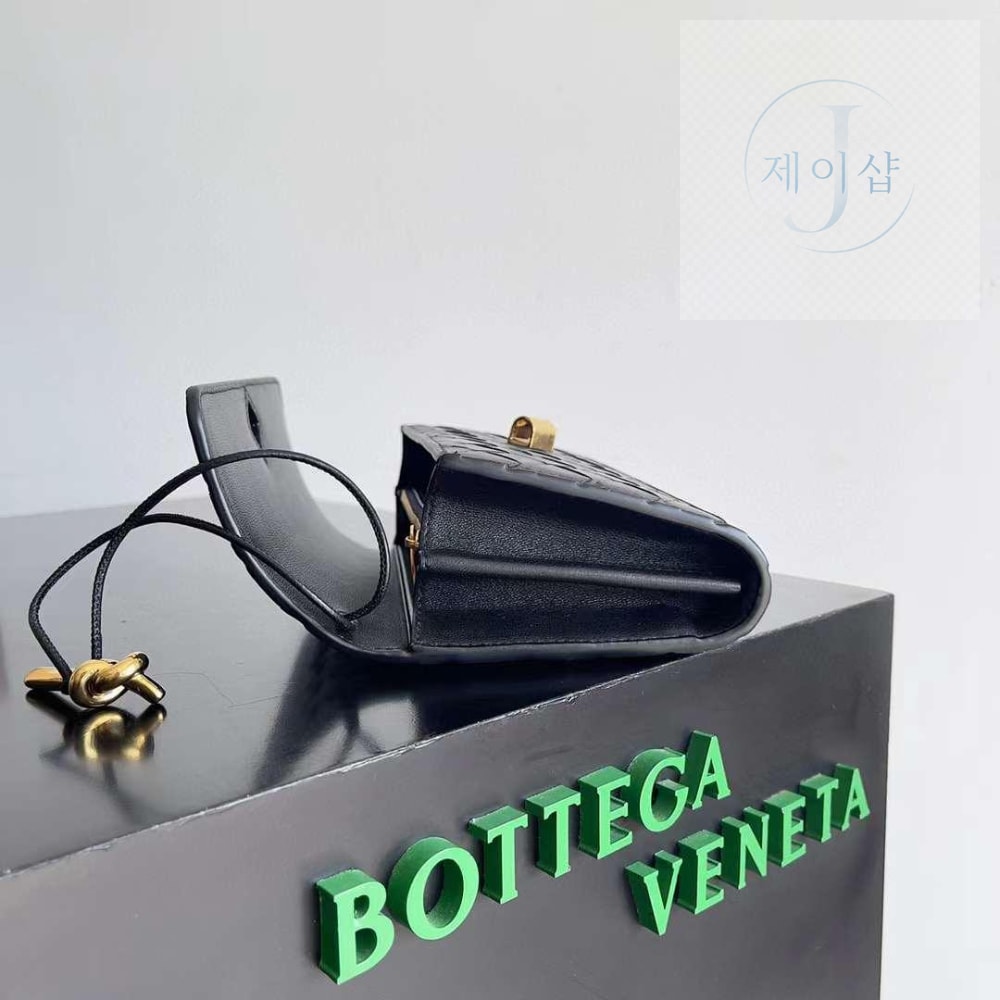 Bottega Veneta Andiamo Wallet - 상세 이미지