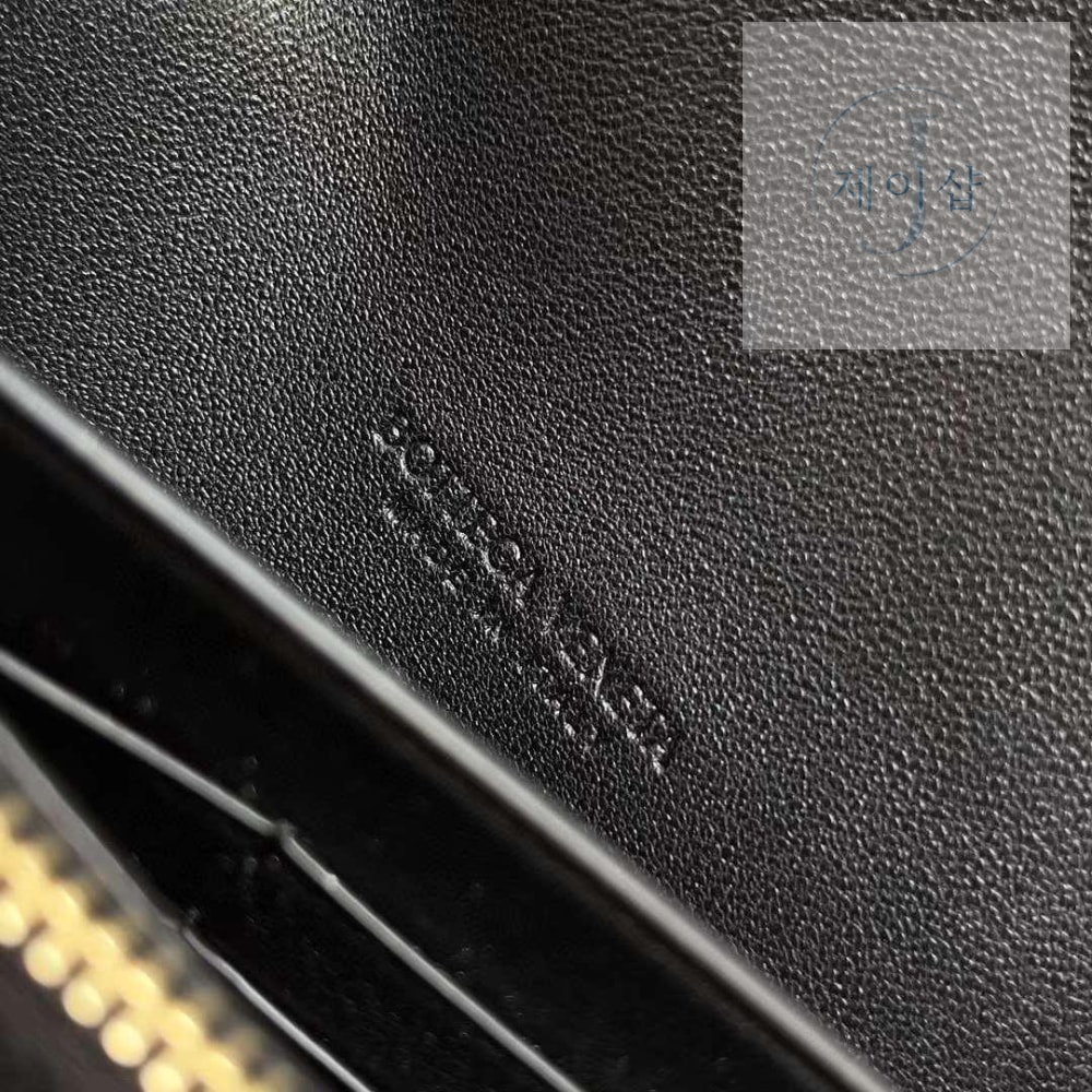 Bottega Veneta Andiamo Wallet - 상세 이미지