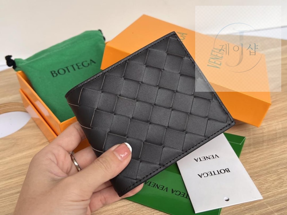 Bottega Veneta Intrecciato Bi Fold Wallet