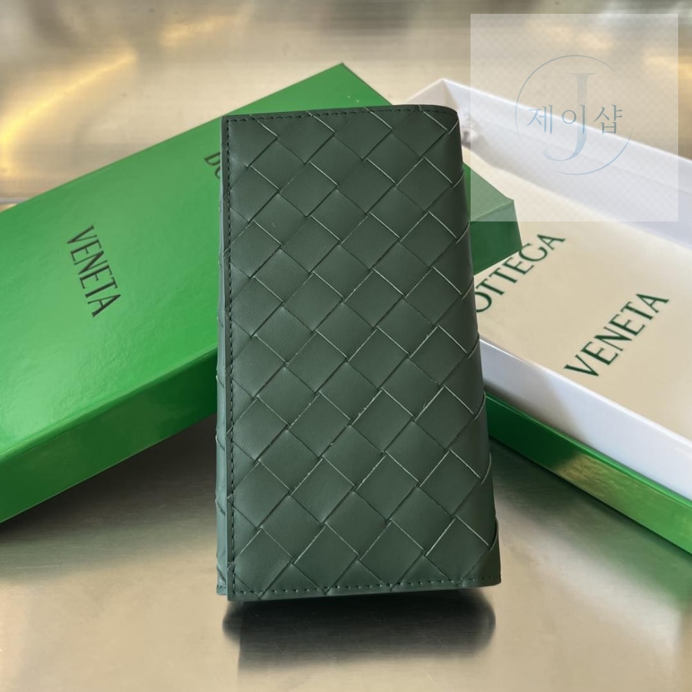 Bottega Veneta Intrecciato Vertical Wallet
