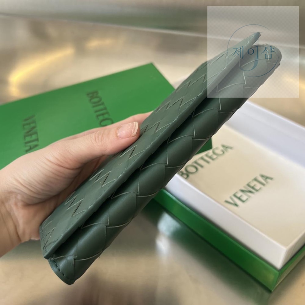 Bottega Veneta Intrecciato Vertical Wallet - 상세 이미지