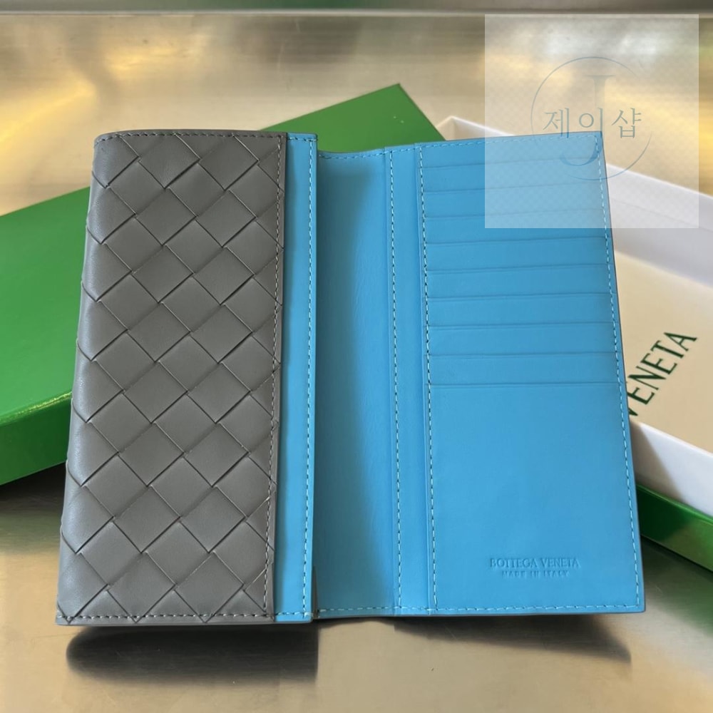 Bottega Veneta Intrecciato Vertical Wallet - 상세 이미지