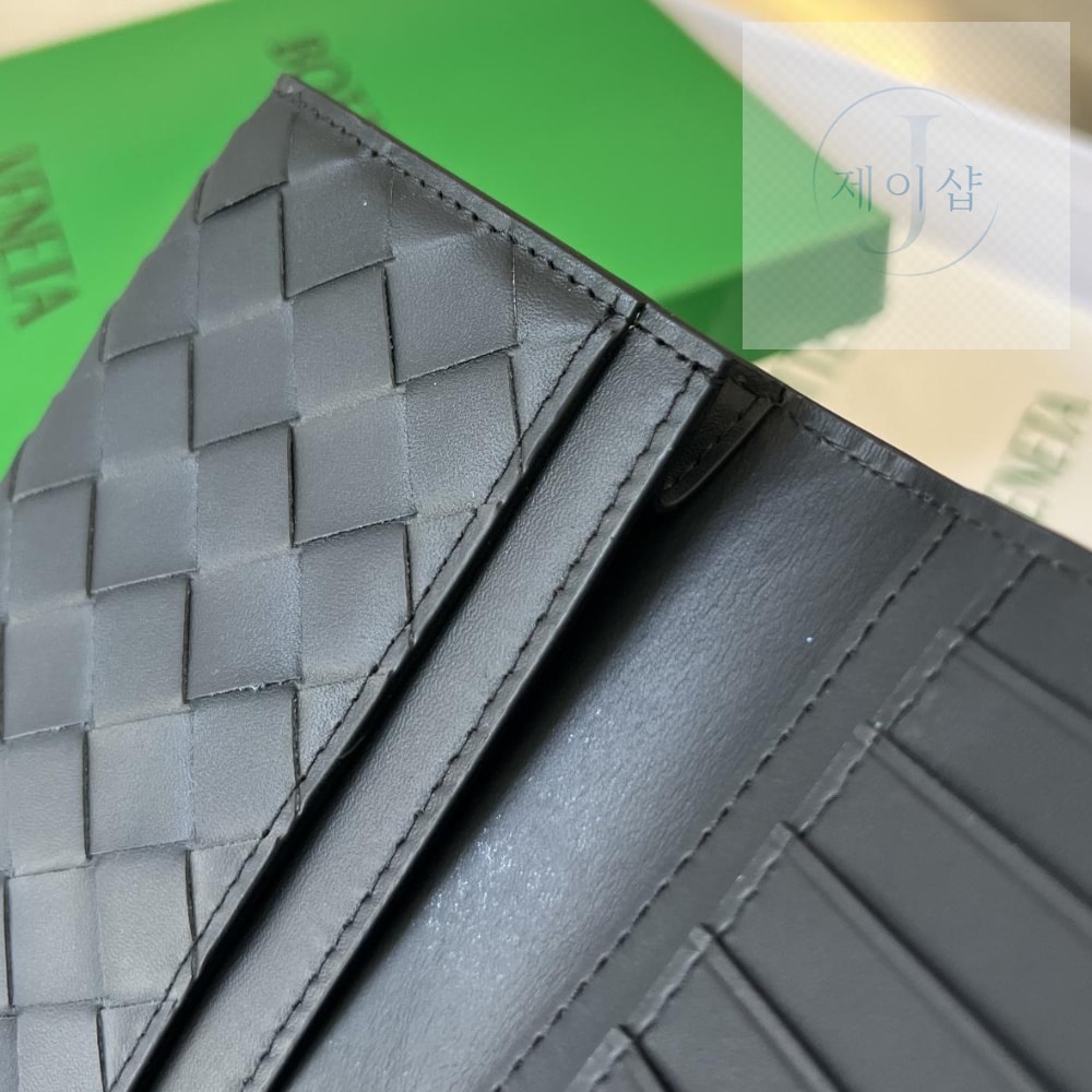 Bottega Veneta Intrecciato Vertical Wallet - 상세 이미지