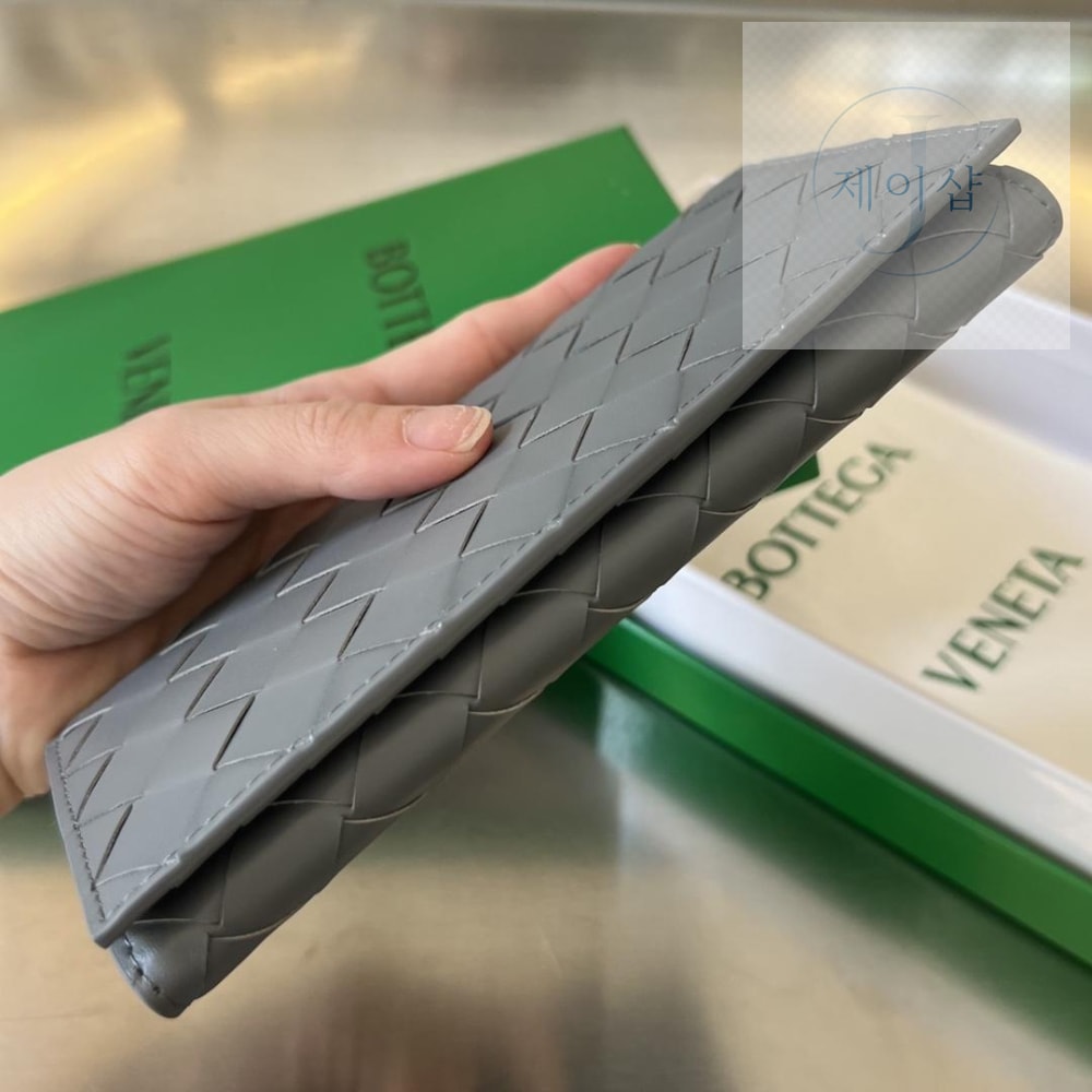 Bottega Veneta Intrecciato Vertical Wallet - 상세 이미지