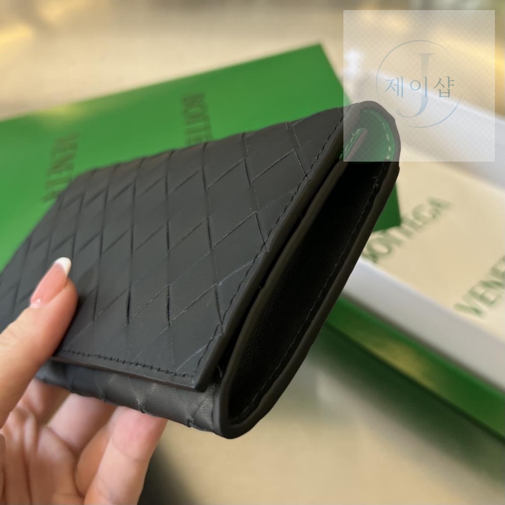 Bottega Veneta Intrecciato Vertical Wallet - 상세 이미지