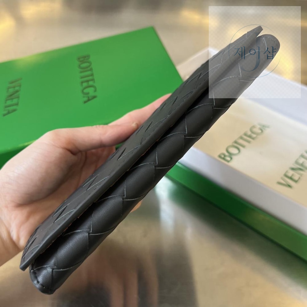 Bottega Veneta Intrecciato Vertical Wallet - 상세 이미지