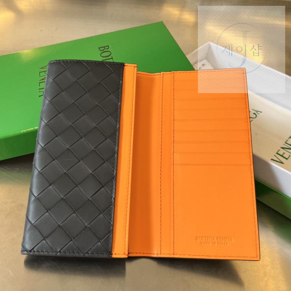 Bottega Veneta Intrecciato Vertical Wallet - 상세 이미지