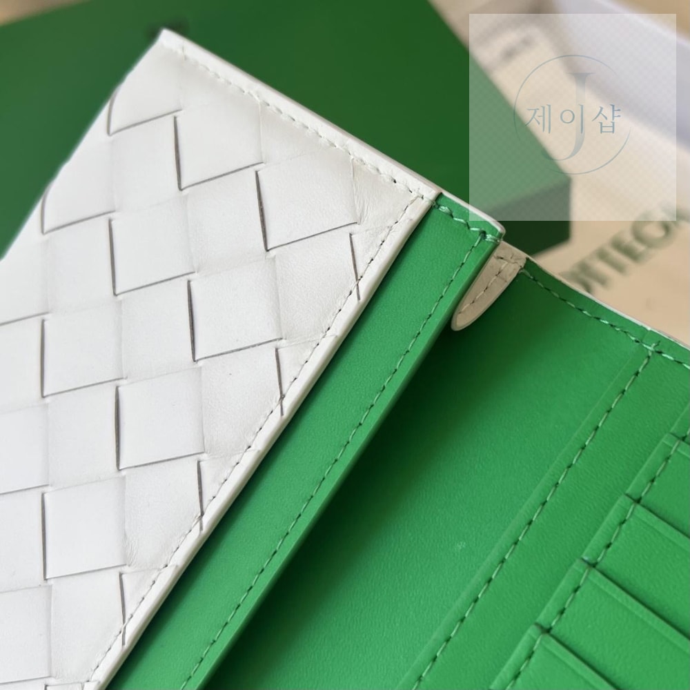 Bottega Veneta Intrecciato Vertical Wallet - 상세 이미지