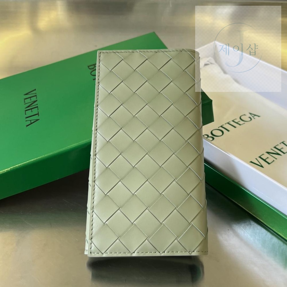 Bottega Veneta Intrecciato Vertical Wallet - 상세 이미지