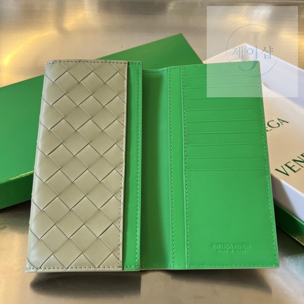 Bottega Veneta Intrecciato Vertical Wallet - 상세 이미지
