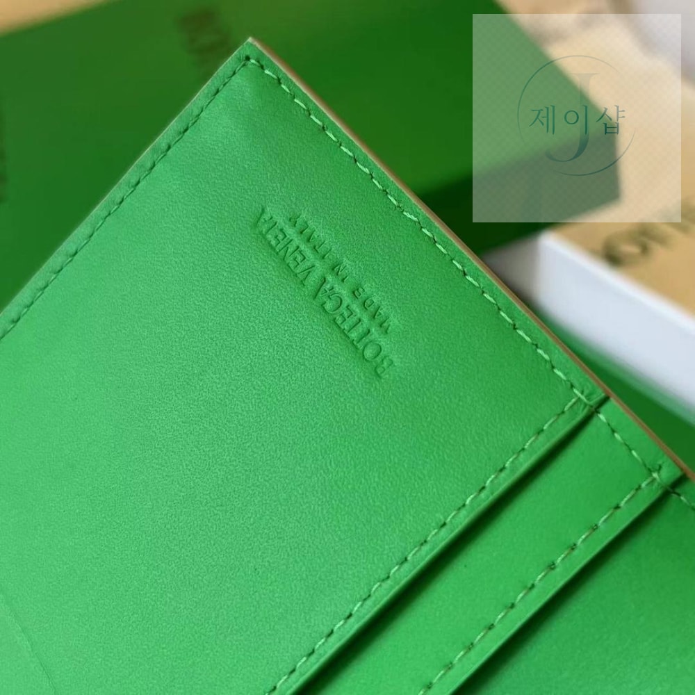 Bottega Veneta Intrecciato Vertical Wallet - 상세 이미지