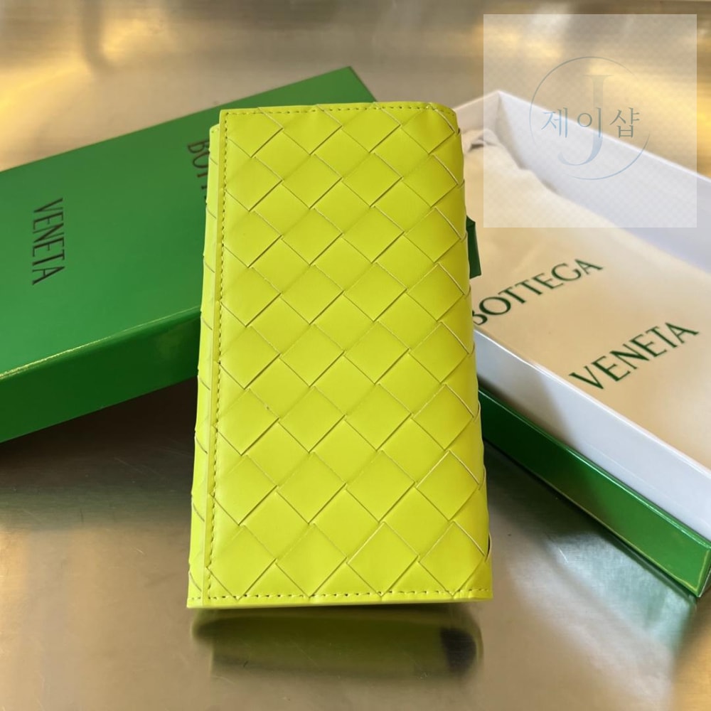 Bottega Veneta Intrecciato Vertical Wallet - 상세 이미지