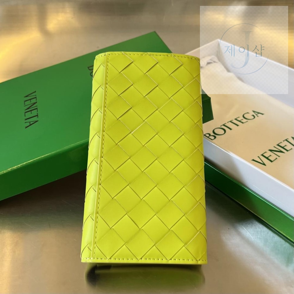 Bottega Veneta Intrecciato Vertical Wallet - 상세 이미지