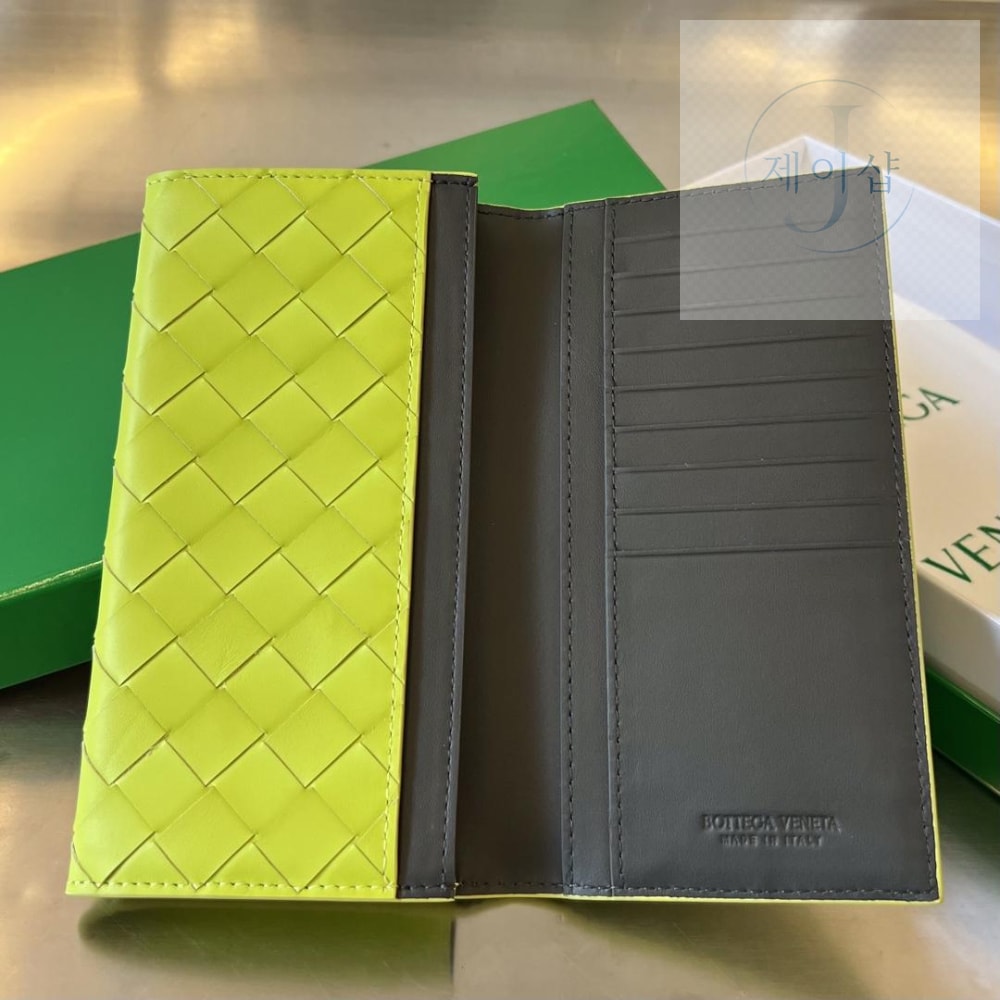 Bottega Veneta Intrecciato Vertical Wallet - 상세 이미지