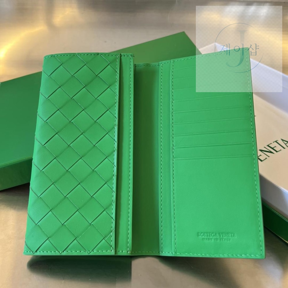 Bottega Veneta Intrecciato Vertical Wallet - 상세 이미지