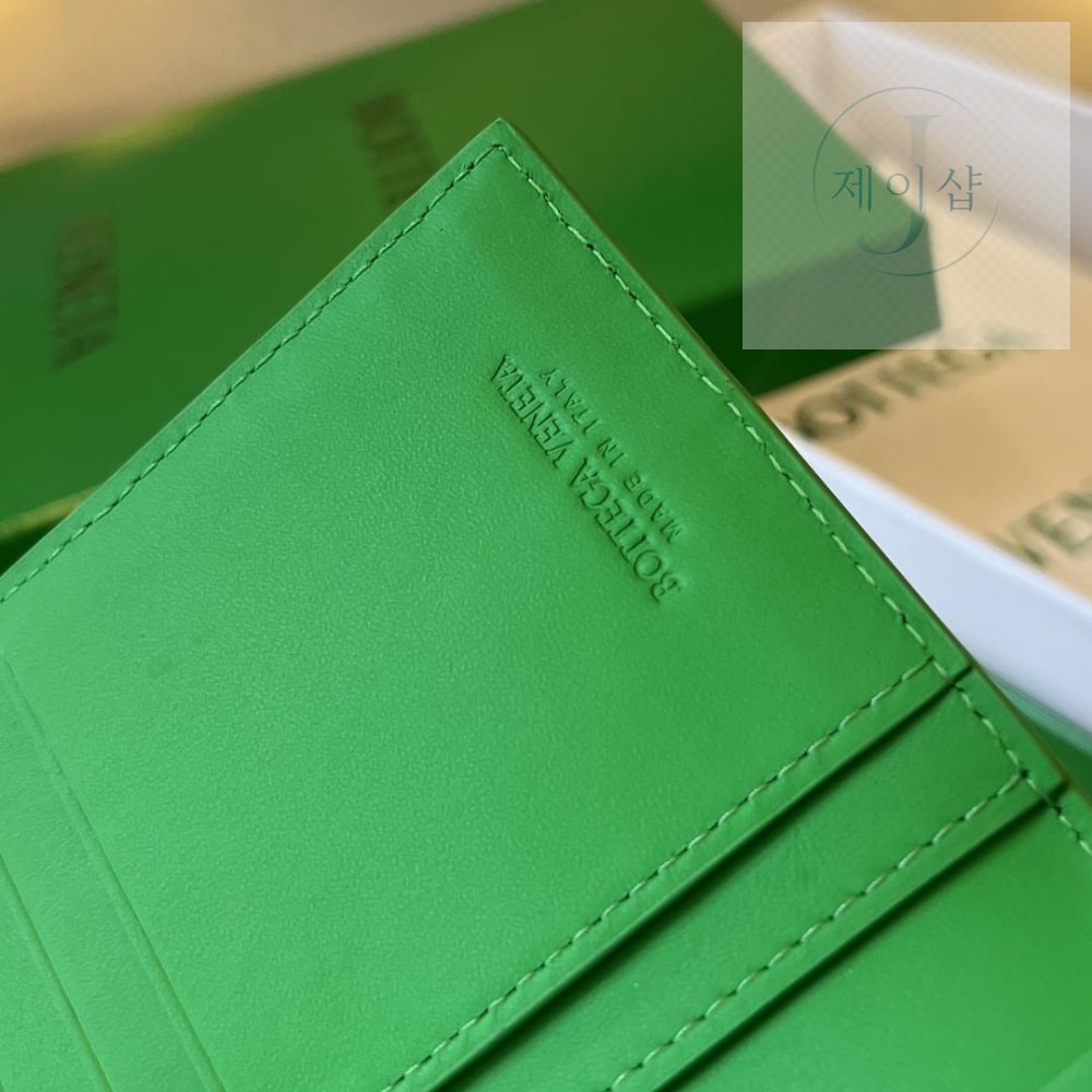 Bottega Veneta Intrecciato Vertical Wallet - 상세 이미지