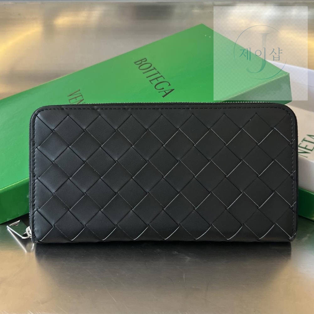 Bottega Veneta Intrecciato Vertical Zippy