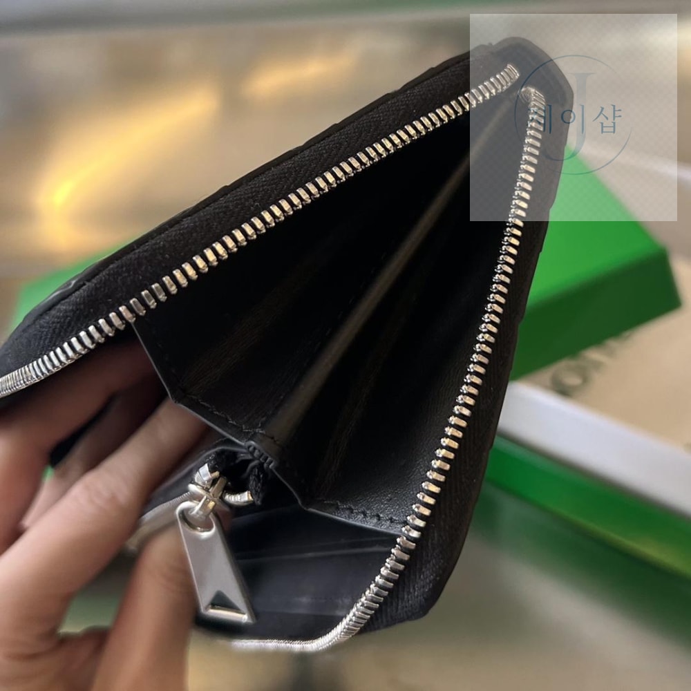 Bottega Veneta Intrecciato Vertical Zippy - 상세 이미지
