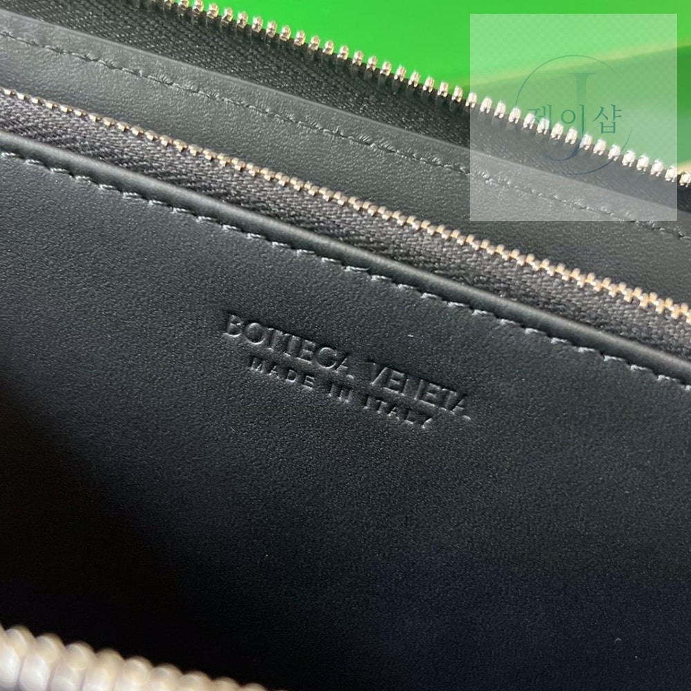 Bottega Veneta Intrecciato Vertical Zippy - 상세 이미지