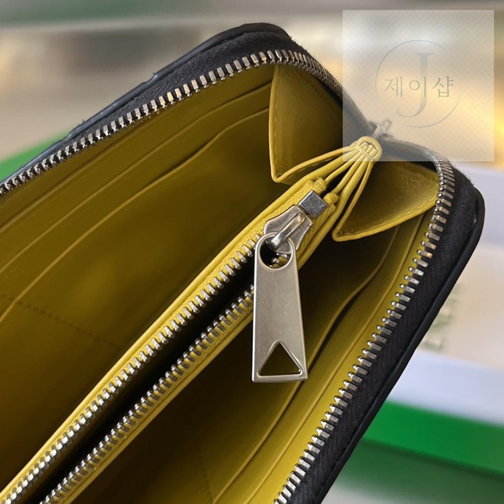 Bottega Veneta Intrecciato Vertical Zippy - 상세 이미지