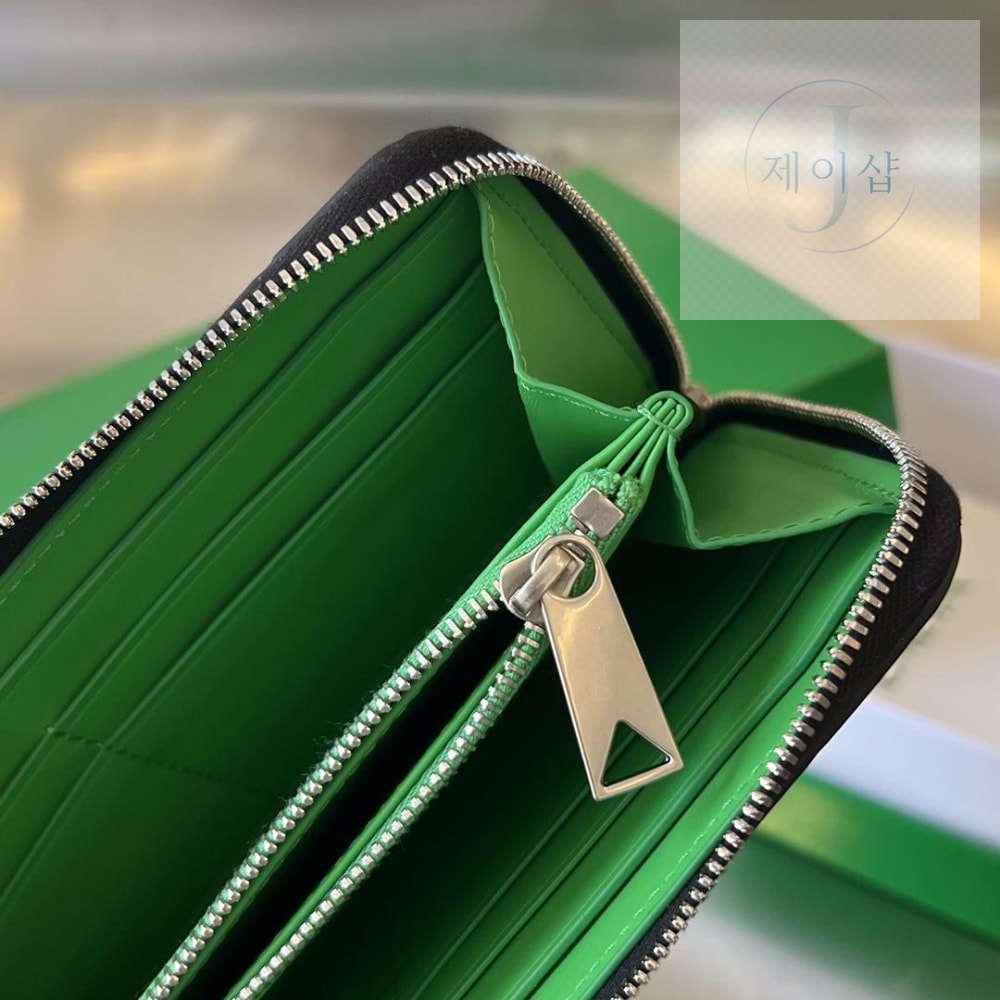 Bottega Veneta Intrecciato Vertical Zippy - 상세 이미지
