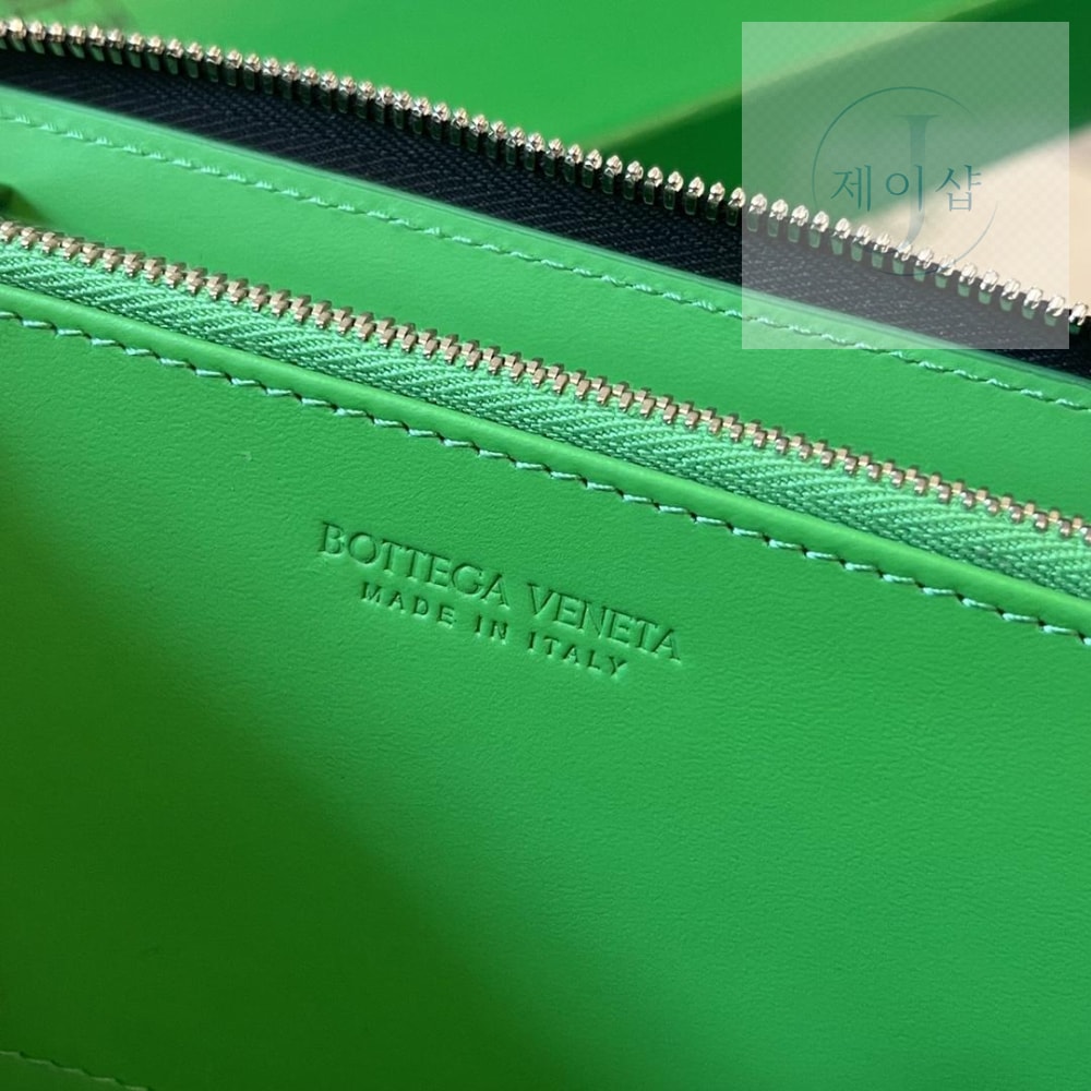 Bottega Veneta Intrecciato Vertical Zippy - 상세 이미지