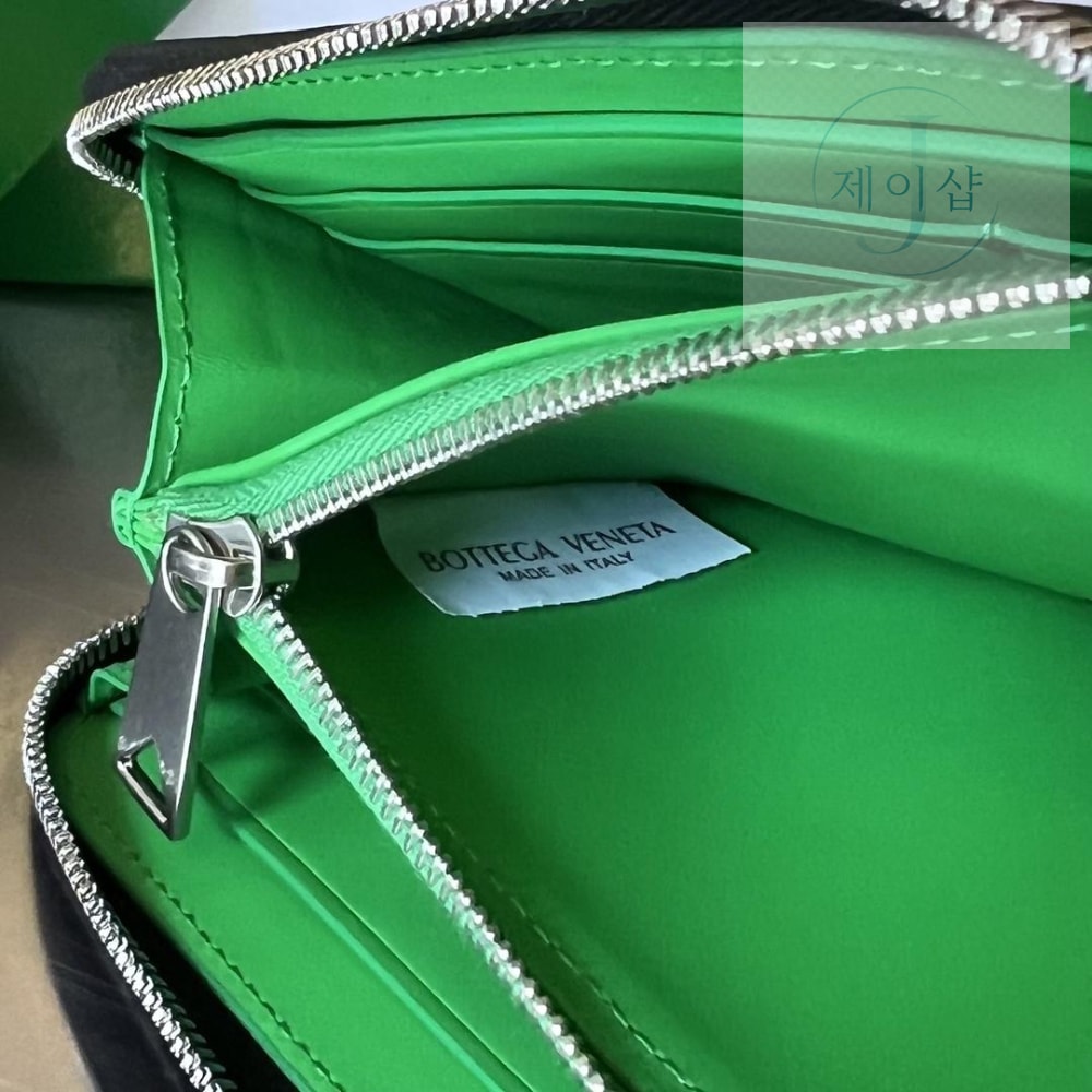 Bottega Veneta Intrecciato Vertical Zippy - 상세 이미지